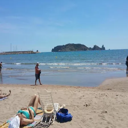 In Spain Near Sandy 公寓 *